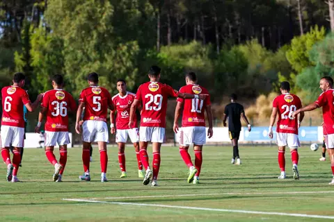  رسميًا.. الأهلي يعلن إعارة لاعبه إلى فاركو